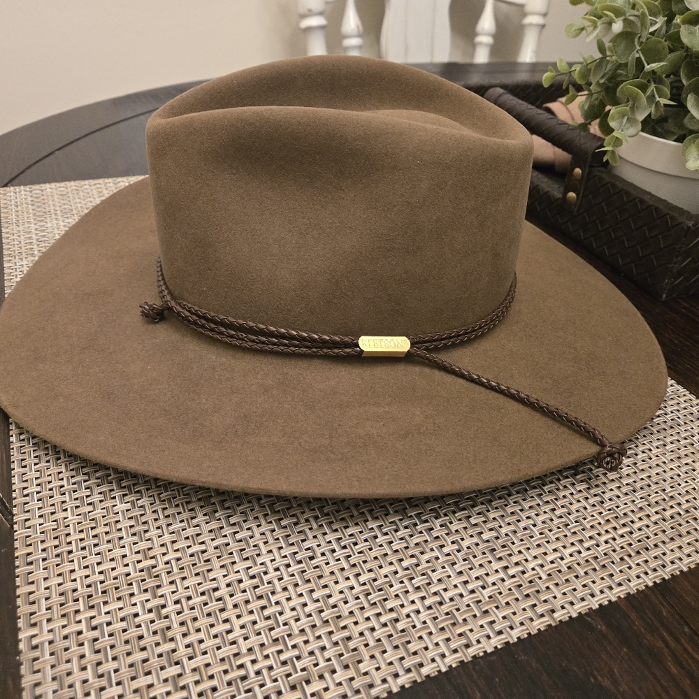 John B. Stetson hat Name Carson Color Acorn Size 7 1/8